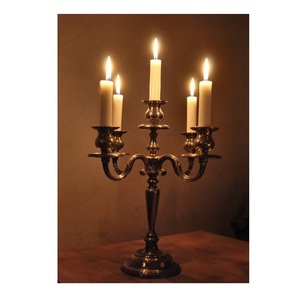 Candélabre en métal intemporel pour salles à manger, événements de mariage, fêtes et décorations intérieures charmantes à la lumière des bougies - Product Image 6