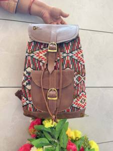 Mochila de cuero Jacquard unisex, mochila de cuero auténtico hecha a mano con nuevo diseño, Bolsa multiusos impermeable, producto a granel al por mayor - Product Image 4