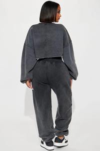 เสื้อสเวตเตอร์ผ้าฟลีซสองชิ้นสำหรับผู้หญิงเสื้อครอปซีดจางพร้อมกางเกงวอร์มทรงหลวมสำหรับผู้หญิงโลโก้ตามสั่ง - Product Image 4