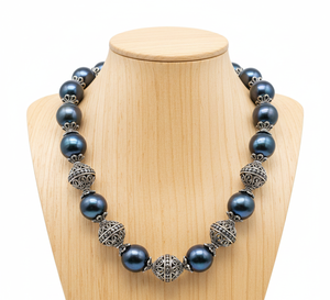 Collier multi-rangs classique pour femme en perles d'eau douce cultivées de haute qualité, faites à la main, blanches/dorées, certifiées par un tiers - Product Image 6