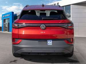 Volkswagen ID.4 Pro S AWD 2024, cuidadosamente mantenido, con dos motores eléctricos que entregan 335 caballos de fuerza y una batería de 82 kWh. - Product Image 4