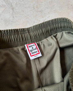 Vente en gros de shorts d'été décontractés pour hommes avec logo personnalisé style High Street pantalon à taille élastique en nylon utilitaire maille cargo taille moyenne solide - Product Image 5