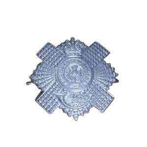 Ceci est un insigne de casquette en métal blanc de grade inférieur au grade de sergent de la 4e/5e Royal Scots Territorial Arm. - Product Image 5