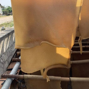 Feuilles fumées nervurées de qualité supérieure RSS 2 du fournisseur vietnamien conformes à la norme vietnamienne - Product Image 2