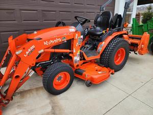รถแทรกเตอร์ KUBOTA B2601 สภาพใหม่ 90% ขับเคลื่อน 4 ล้อ พร้อมอุปกรณ์ตัดหญ้า ตักหน้า และโรตารี่ รุ่น BX25D - Product Image 2