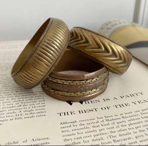 Brazalete abierto chapado en oro de lujo para mujer, diseño de flores talladas, pulsera de boda, accesorio de moda - Product Image 4