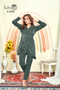 Nueva colección de invierno de diseñador Túnica de invierno de diseñador de terciopelo para oficina y uso regular Disponible a precio a granel - Product Image 4