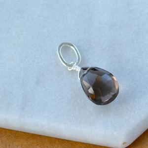 Colgante de Cuarzo Ahumado en Forma de Lágrima, Piedra de Nacimiento, Gema Marrón, Chapado en Plata, Joyería Delicada Hecha a Mano - Product Image 1