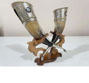 Corne à boire viking personnalisée avec support, ornement pour les demoiselles d'honneur, cadeaux vikings pour homme, jeu Ragnar pour corne à bière - Product Image 1