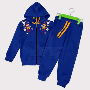 Personalizado su propio diseño bordado chándales Pakistán fabricación mejor venta hombres chándales - Product Image 1