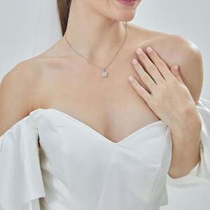 Collar de moissanita con cojín para mujer, colgante de diamante simulado para ella collar de halo de Plata de Ley 925 - Product Image 1