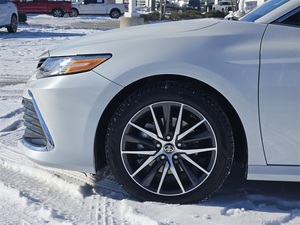 Toyota Camry XLE Sedán 4D 2019 Usado con Bajo Kilometraje - Product Image 4