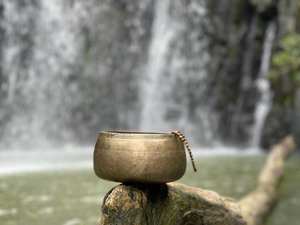 Bol chantant himalayen antique fait à la main Bol sonore en métal à collectionner rare avec gravure personnalisée - Product Image 5