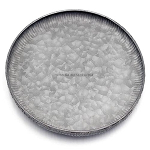 Bandeja DE SERVICIO DE MADERA marrón rústica con asas de metal negro y diseño encantador perfecto para exhibir plantas y artículos decorativos - Product Image 5