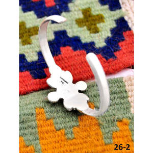 Brazalete Hecho a Mano Estilo Suroeste con Turquesa Kingman y Plata de Ley, Accesorio de Moda - Product Image 4