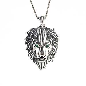 Collier pour homme Jeulia en argent sterling plaqué or avec lion, idéal pour les soirées - Product Image 1