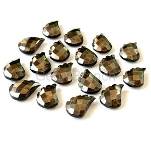 Perles de pierre de pyrite naturelle en forme de feuille sculptées à la main pour la fabrication de bijoux, pierres de pyrite, briolette en gros, 11x15mm - Product Image 5