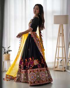 Vente en gros Nouveau Designer Navratri Spécial Faux Georgette Belle Chine Point Avec Séquence Travail Top Et Lehenga Pour Le Festival - Product Image 4