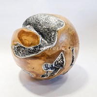 Boule décorative de luxe Art Déco moderne en teck naturel fait main, écologique, avec accents en aluminium, couleur personnalisable, pour la maison ou comme cadeau