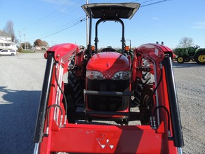 Tractor Massey Ferguson 2615 Usado de 49HP con Tracción en las Cuatro Ruedas en Venta, con Motor Potente y Rendimiento Confiable para Agricultura - Product Image 2