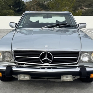 Mercedes-Benz 450SL V8 de 1978, Usado, en Buen Estado, Techo Rígido del Mismo Color, Mayormente sin Modificaciones - Product Image 1