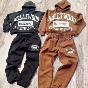 Streetwear personnalisé avec logo brodé en détresse Ensembles de deux pièces Survêtement lourd Ensemble de pantalon de survêtement et de sweat à capuche droits - Product Image 2