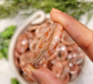 Venta al por mayor Orange Sunstone Worry Stones Thumb Bulk Natural Pulido Sunstone Crystal Worry Stone Artículo Compre ALIF CRYSTAL Y AGATE - Product Image 2