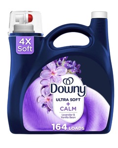 Suavizante de telas líquido Downy Ultra Soft Calm, lavanda y vainilla, 164 cargas - Product Image 1