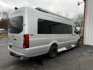 MEJOR Mercedes-Benz Sprinter 3500 2023, TRANSMISIÓN AUTOMÁTICA, 6 CILINDROS, TECHO PANORÁMICO COMPLETO - Product Image 6