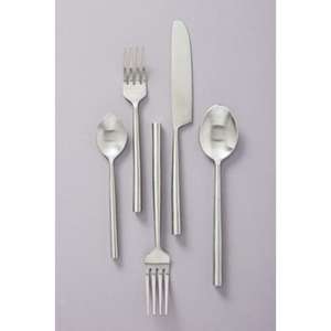 Elegant Stainless Steel Flatware Set with Ultra-<b>lightweight</b> Structure Smooth <b>Mirror</b>-polished Surface and Ergonomic comfort Grip - Product Image 2
