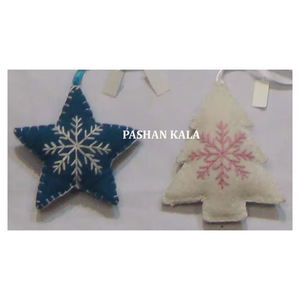 Ornements doués décoratifs pour la maison de luxe en forme d'étoile et d'arbre Broderie Zari et travail de perles pour les articles suspendus de Noël - Product Image 1