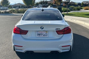 Auto Usado Premium 2020 B-MW M4 Coupé 425-hp Turbo 6 Cilindros - Product Image 3