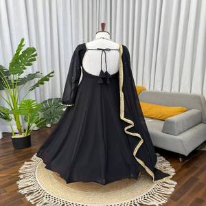 VASTRA COTTAGE Designer Faux Georgette Anarkali Kurti Pant Dupatta avec broderie à la main, cinq mètres de volants, élégant, pour les fêtes et les mariages - Product Image 6