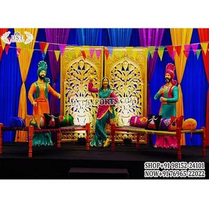 Statues en fibre sur le thème du Virsa punjabi pour la scène de Sangeet, décoration de Sangeet avec statue en fibre punjabi, décoration de scène punjabi, statue de couple en fibre - Product Image 1