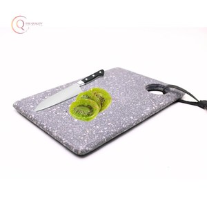 Planche à découper en marbre naturel de forme carrée, couleur personnalisée par les designers, épaisseur de 1,5 cm, passe au lave-vaisselle - Product Image 1