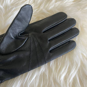 Wolson Industry Premium Quality Gants de conduite pour hommes et femmes Gants en cuir de mouton à la mode Compatibilité avec l'écran tactile Plain - Product Image 2