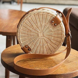 BOLSO DE BAMBÚ NATURAL PARA ATUENDOS CASUALES, ROPA DE PLAYA Y USO DIARIO - Product Image 1