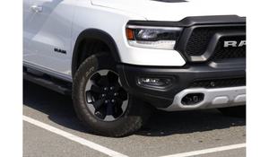 USADO 2023-2024 AWD 4.5L MOTOR DIÉSEL NATURALMENTE ASPIRADO AUTOMÁTICO CÁMARA DE 360° TECHO SOLAR PANORÁMICO ASIENTOS DE CUERO 5 PLAZAS PICKUP - Product Image 6