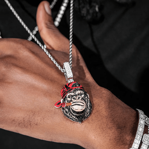 Pendentif Hip Hop en alliage plaqué or personnalisé de qualité supérieure avec diamants CZ glacés - Le Legende Glacé, cadeau pour homme et bijoux de fête - Product Image 5