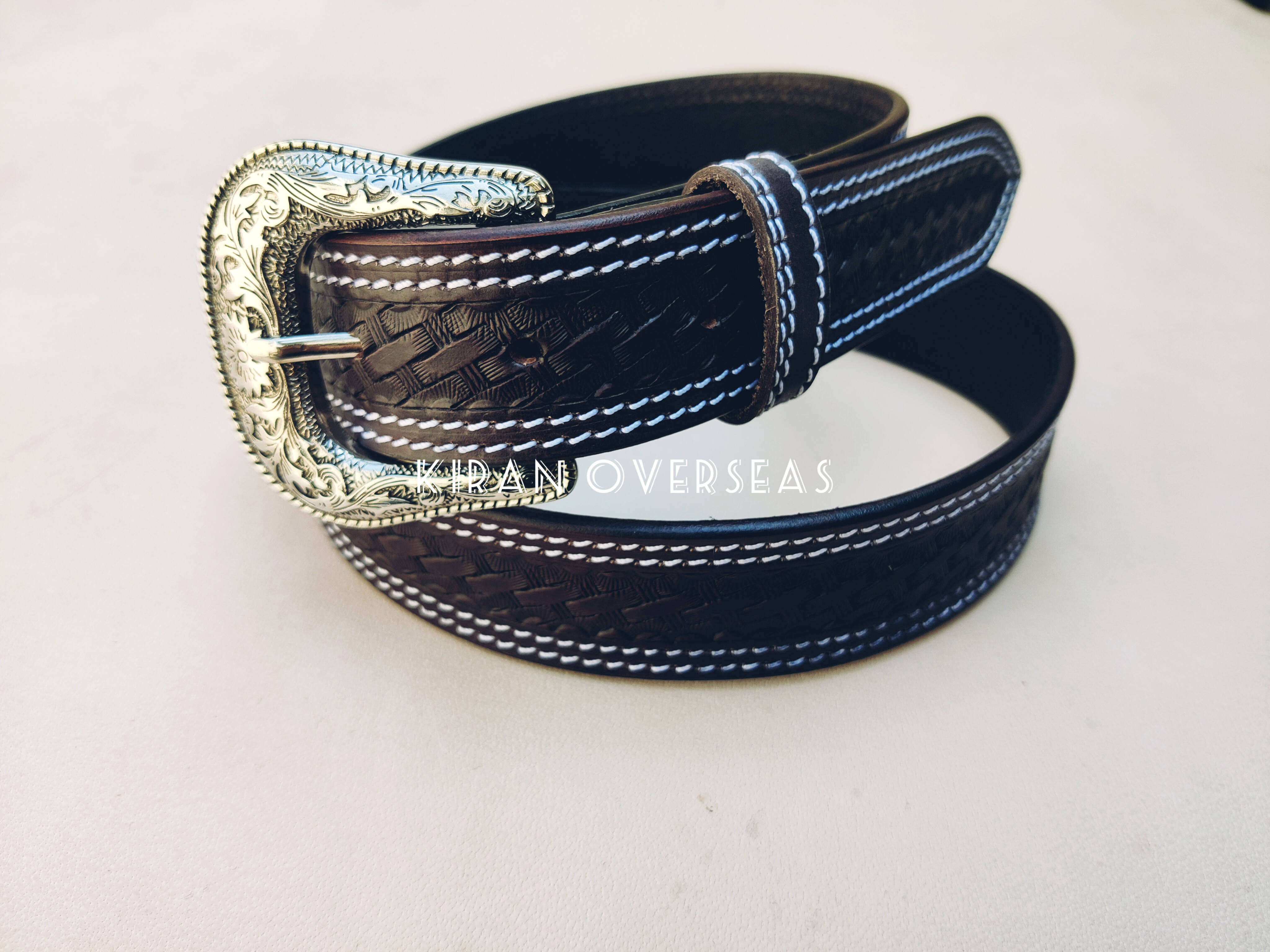 สีน้ำตาล