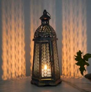 Farol Marroquí de Metal Antiguo de Primera Calidad con Intrincados Relieves, Luz Cálida de Vela Ambiental para una Decoración Elegante del Hogar y un Regalo Festivo - Product Image 3