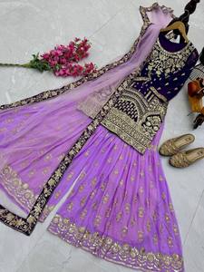 Designer pakistanais entièrement prêt à l'emploi Salwar Kameez 3 Pc Kurta Sharara ensemble pour fête, ensemble brodé. - Product Image 6