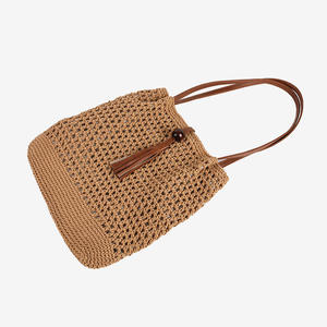 Sac tissé en polyester style ethnique au crochet avec perles en bois et pompon, nouveauté pour femme, style plissé ajouré pour vacances à la plage - Product Image 5
