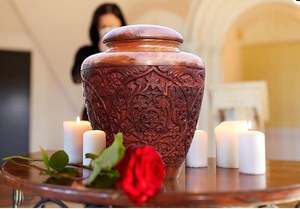 ไม้แกะสลักทำด้วยมือโกศสำหรับเผาขี้เถ้าของมนุษย์วัสดุสิ้นเปลืองสำหรับผู้ใหญ่ชายหรือหญิงโดย ayaans - Product Image 5