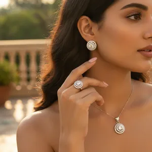 Ensemble de bijoux pour femme Art Palace en argent 925 et zircon, tendance, avec boucles d'oreilles, bague et pendentif classiques plaqués rhodium à taille brillant ronde - Product Image 3