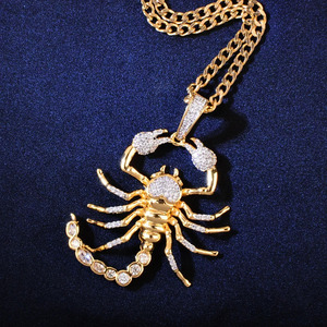 Pendentif Scorpion de Luxe Plaqué Or 22K avec Moissanite, Breloque Insecte Sertie de Pierres, Bijou Unisexe pour Usage Quotidien - Product Image 3