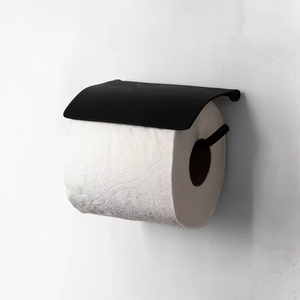 Porte-papier toilette en fer forgé à la main pour accessoires de salle de bain artisanaux mettant en valeur l'artisanat traditionnel du métal - Product Image 1