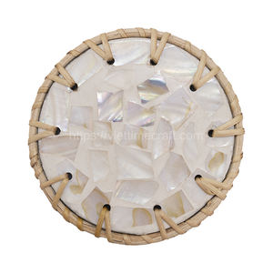 Sous-verres en rotin et nacre à motif cœur faits à la main, lot de 6, vente en gros pour tables de service et banquets - Product Image 6