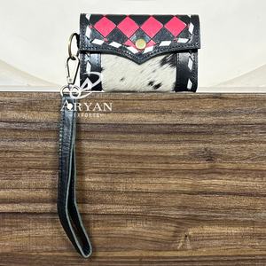 Porte-monnaie en cuir de vachette fait main en gros, style western, motif à carreaux, porte-cartes de crédit avec anneau pour femmes - Product Image 1