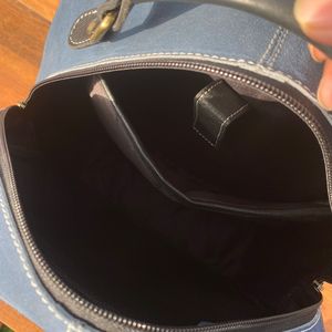 กระเป๋าเป้หนังนิ่มสีฟ้าสำหรับใส่รองเท้าบูทหนังกลับหลังปักลายดอกไม้แบบตะวันตกกระเป๋าเป้ใส่แล็ปท็อปหนังวัวสุดหรูเดินทาง - Product Image 6